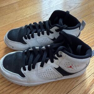 Boys Nike Jordans High-Top Sneakers